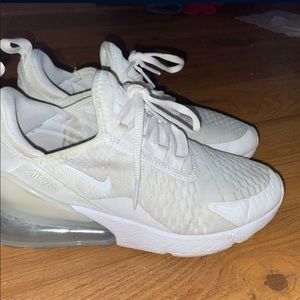 Woman’s Nike air max 270
